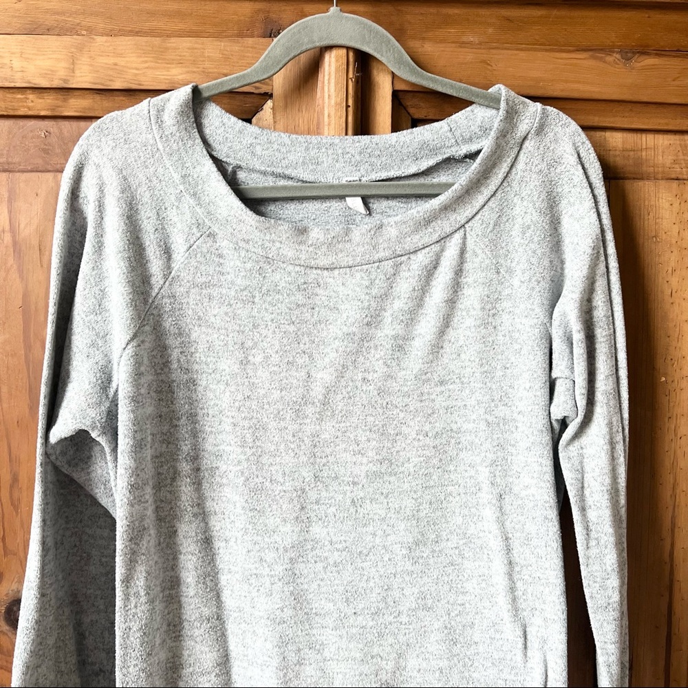 Pinkblush Gray Maternity Scoop Neck Sweatshirt Size Large - Picture 5 of 10